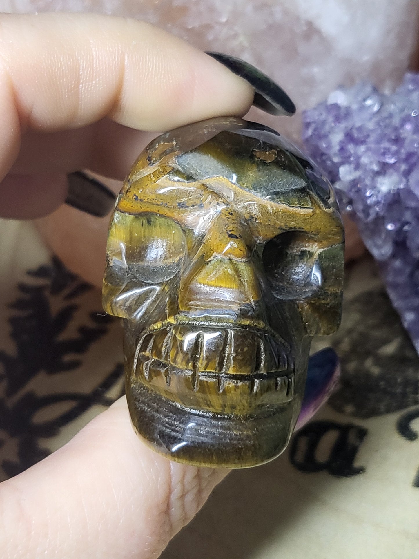 Tigers eye skull
