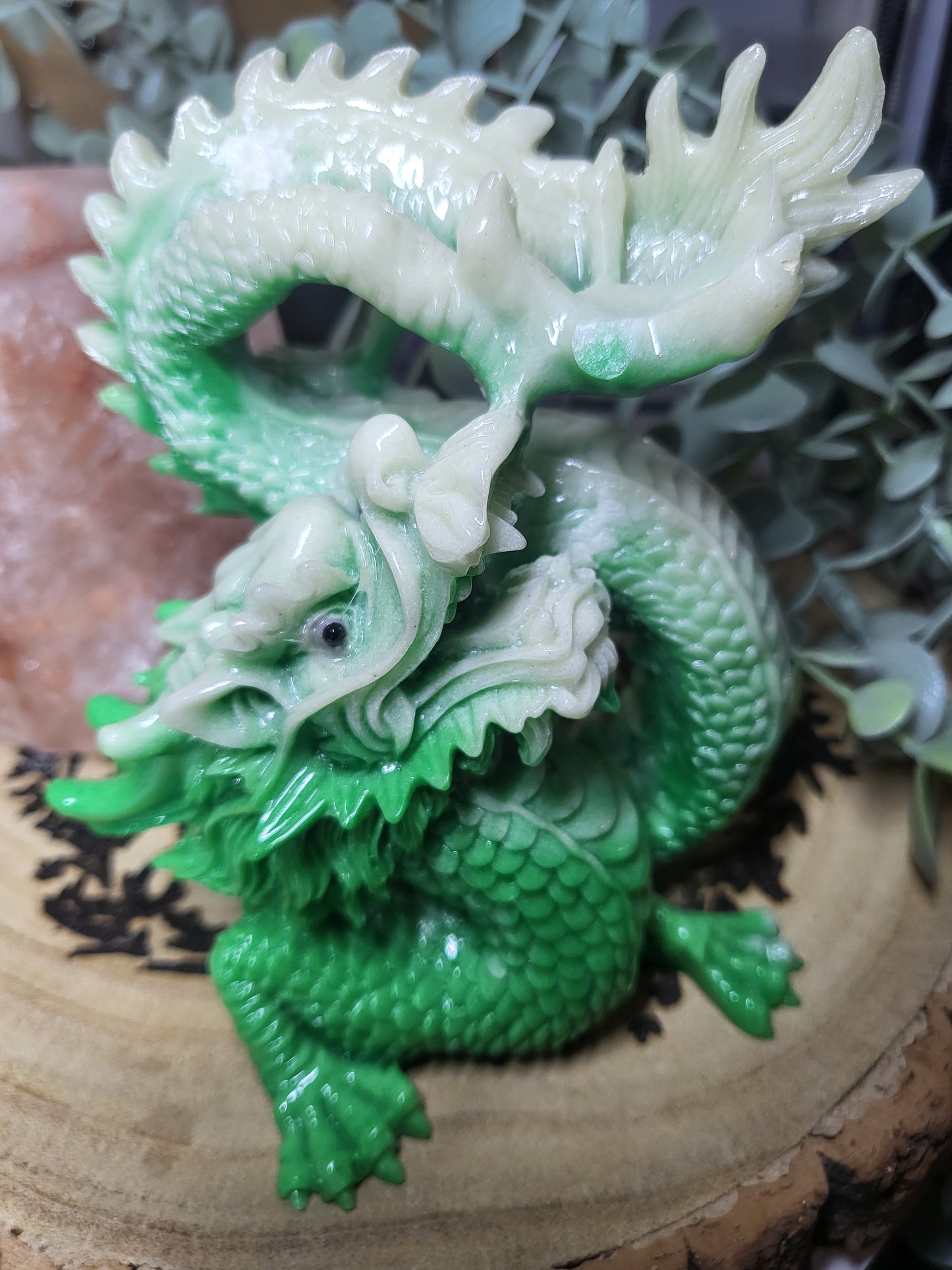 Glow in dark resin dragon (broken claw)