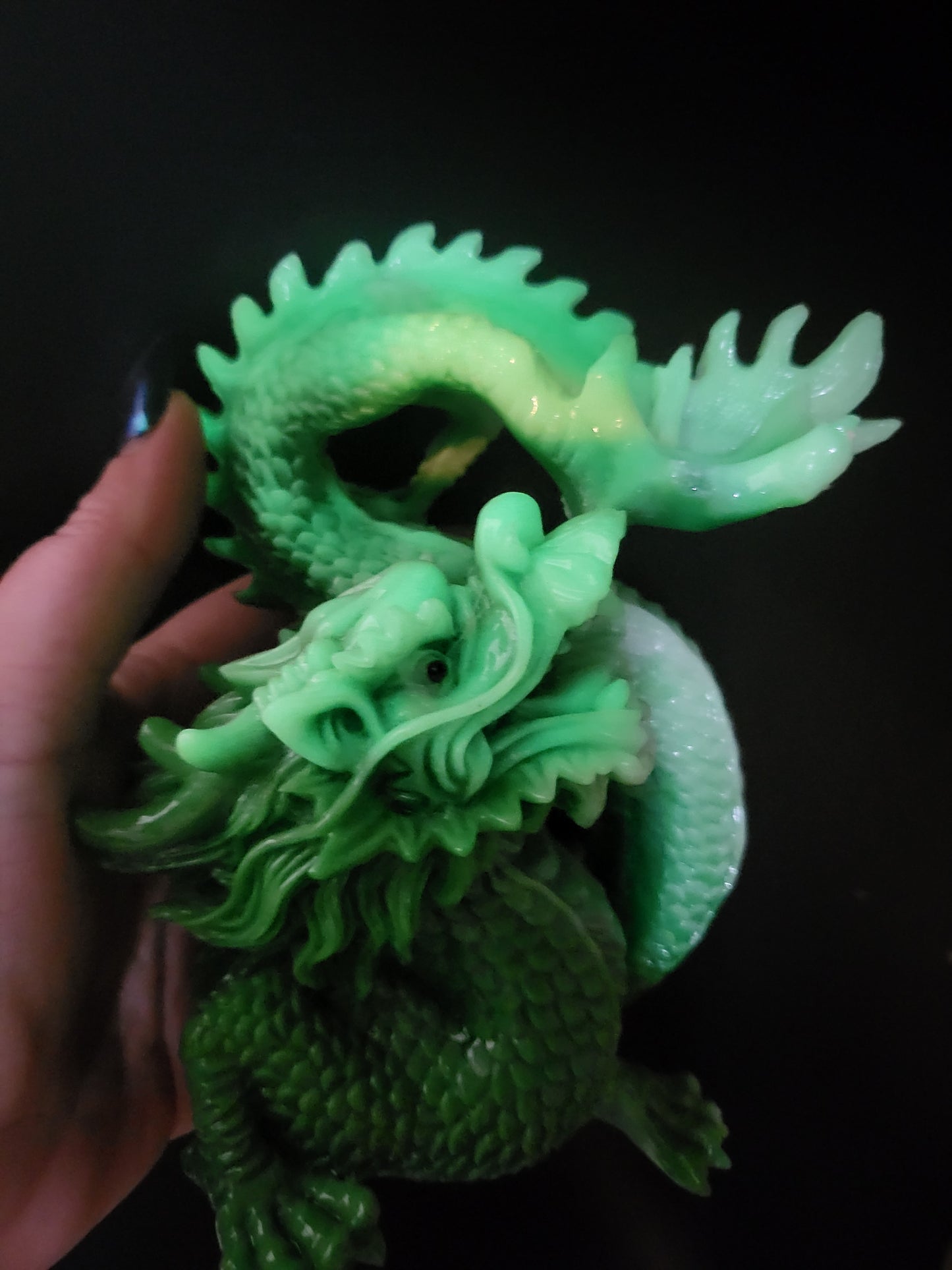 Glow in dark resin dragon (broken claw)