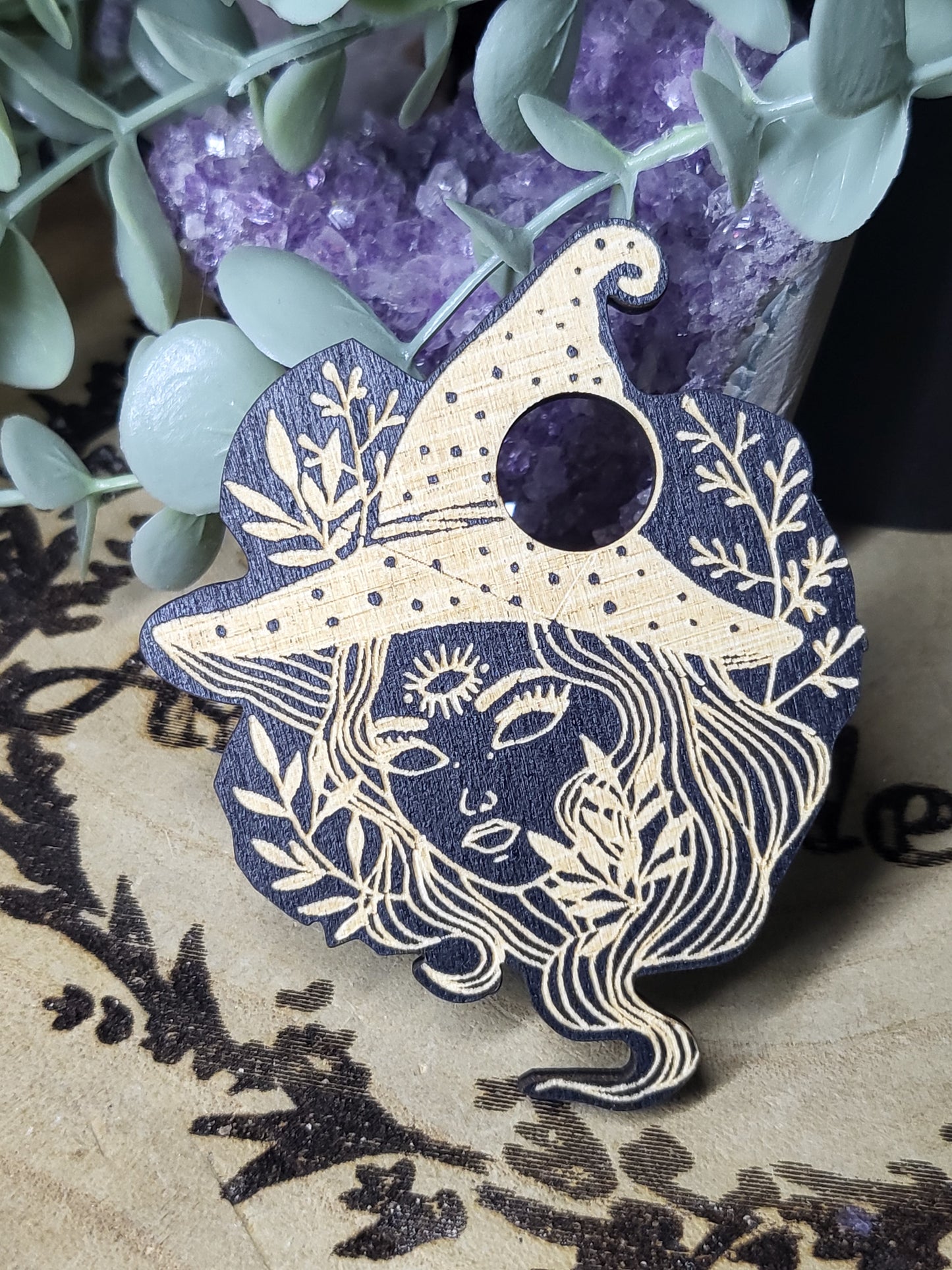 Witch sphere stand