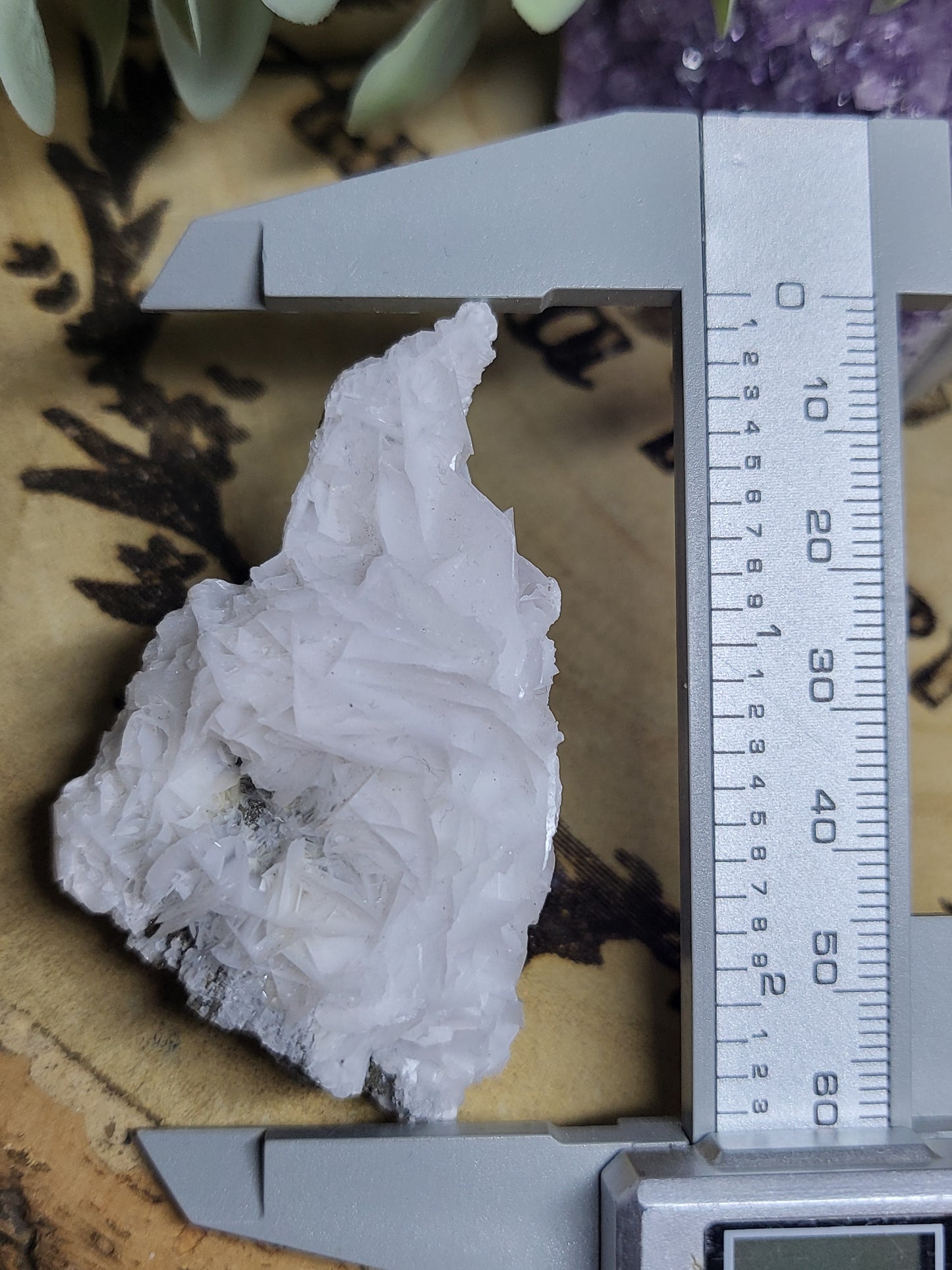 Rose white calcite