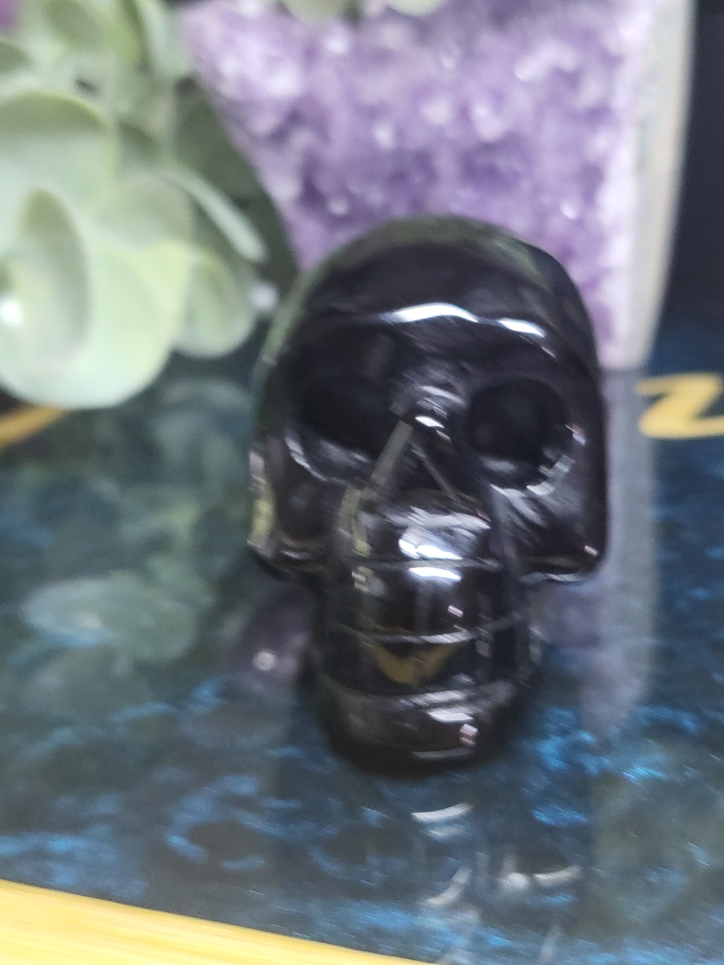 Black agate skull