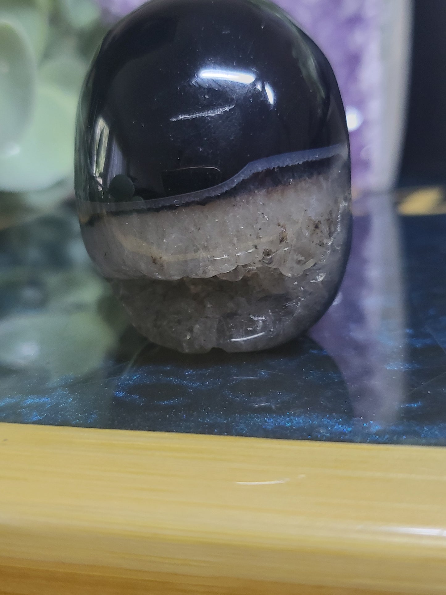 Black agate skull