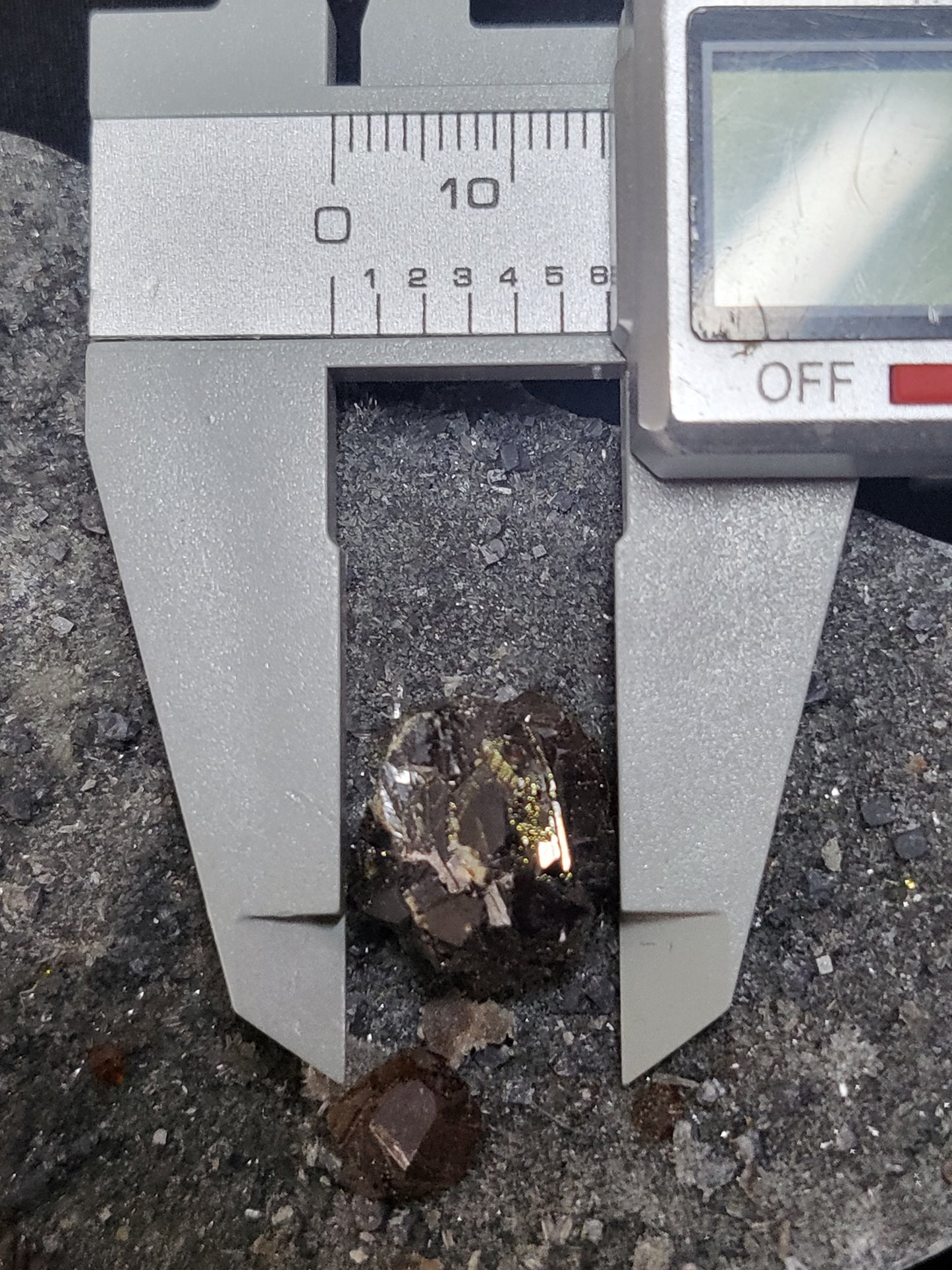 Garnet and sphalerite specimen