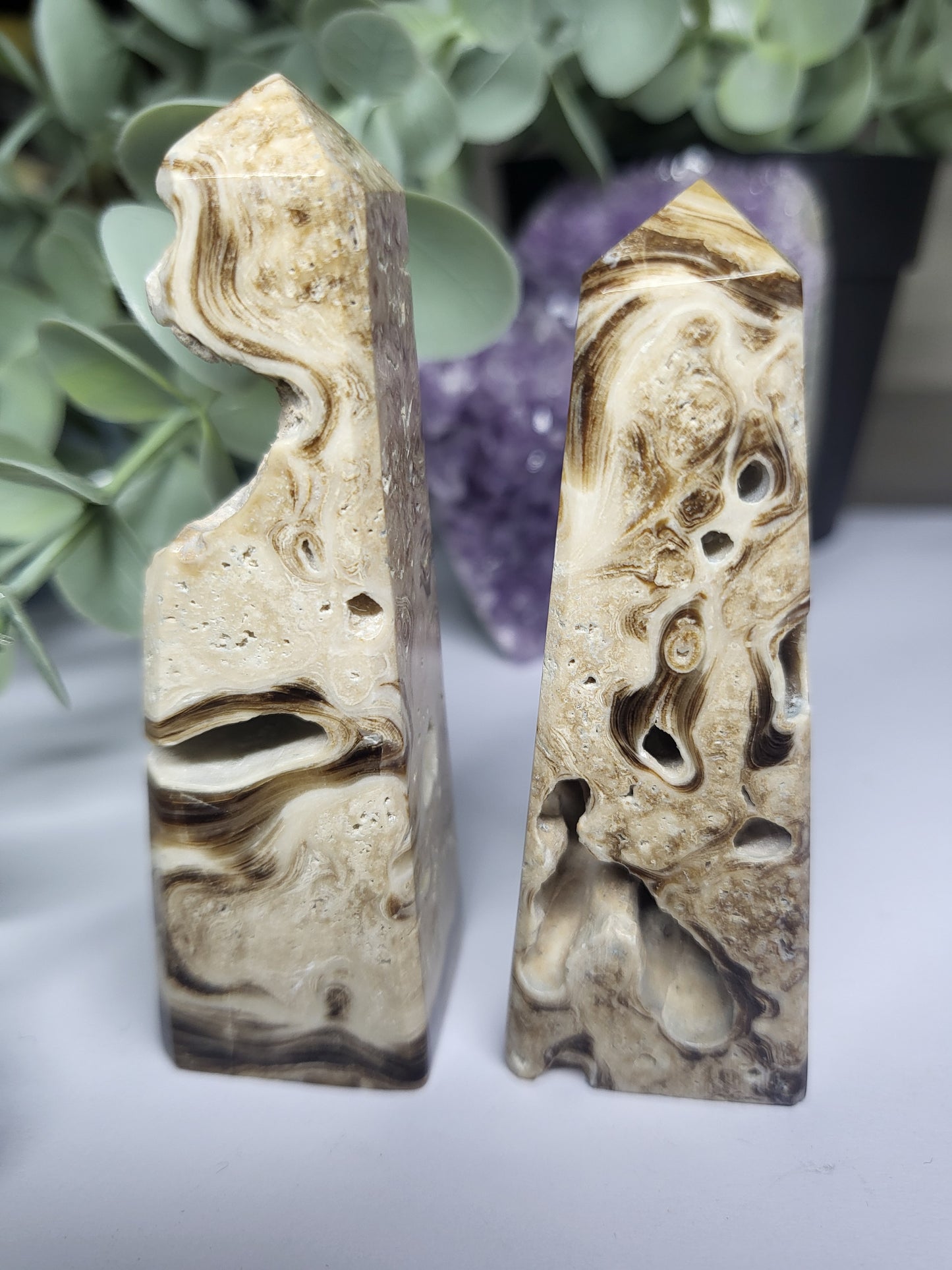 Chocolate calcite point