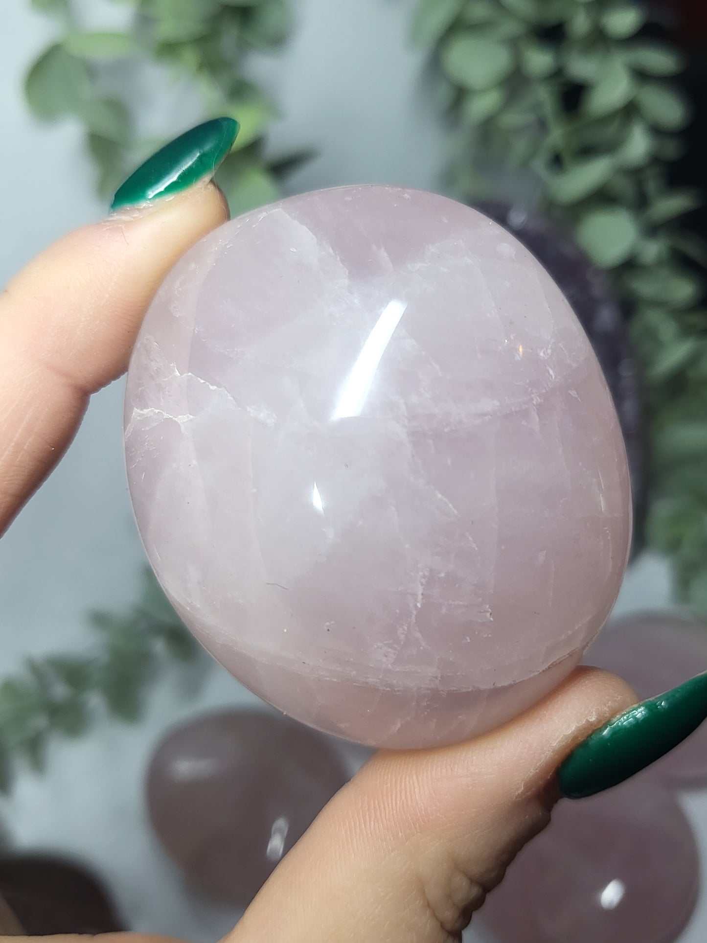Rose quartz palmstone