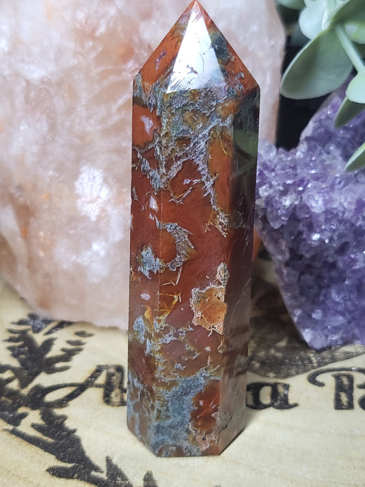 Red moss agate point