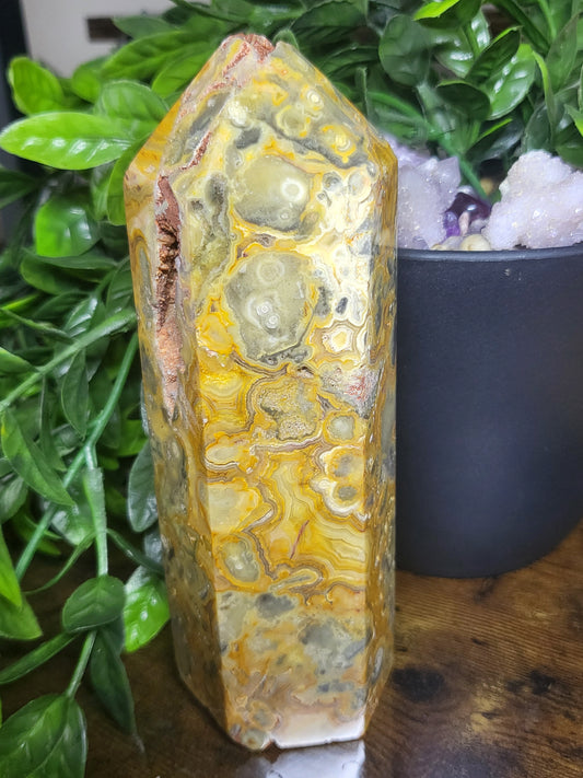 Crazy lace agate tower