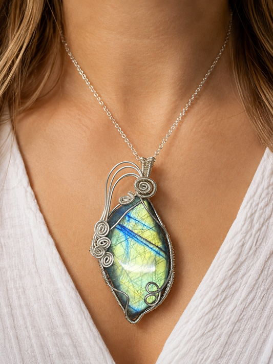 Labradorite pendant