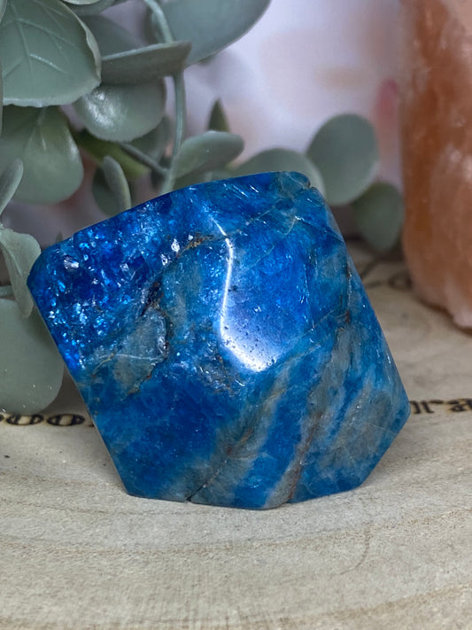 Apatite Free Form